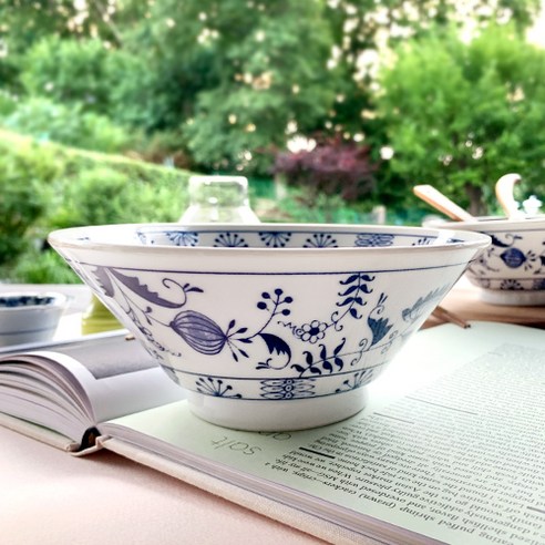 시간을 초월하는 아름다움, 쯔비벨 무스터 면기로 식탁에 품격을 더하다