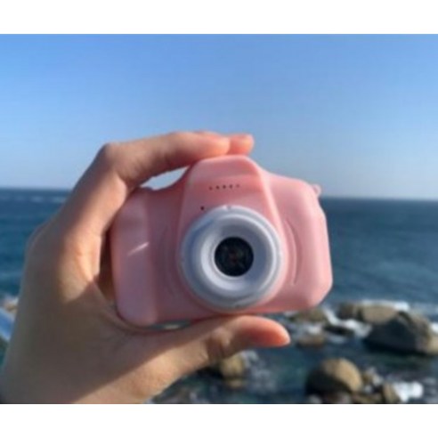 디지털 카메라의 편리함과 필름 카메라의 감성을 결합한 하이라라의 레트로 디토 미니카메라