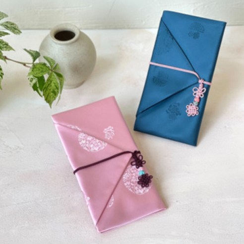 특별한 순간을 더욱 빛나게 하는 고급 봉투