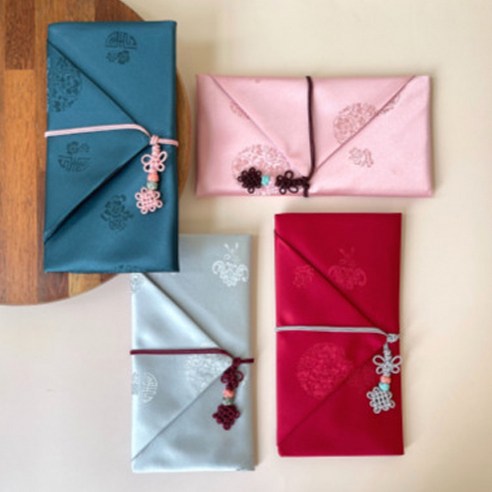 특별한 순간을 더욱 빛나게 하는 고급 봉투