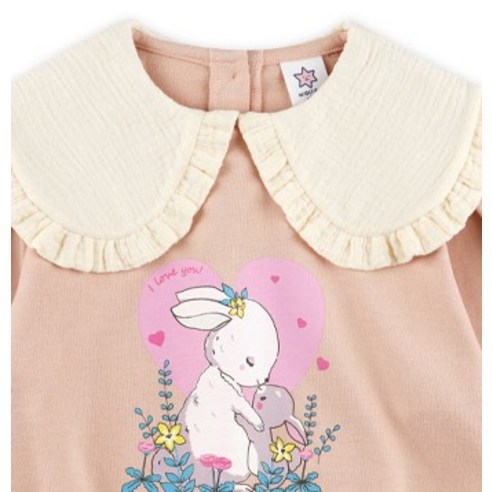 귀여운 토끼 모양 카라가 특징인 월튼키즈 여아용 러블리래빗 카라 상하복 세트