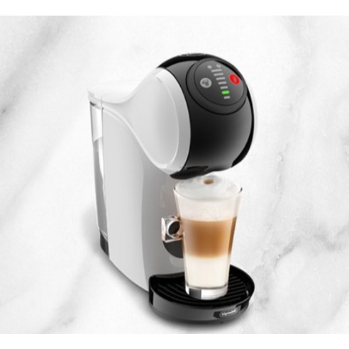 가을 한 잔의 따뜻한 커피를 돌체구스토 지니오 에스 베이직 캡슐 커피 머신과 스타벅스 에스프레소 로스트 캡슐 12p 세트로 함께 즐겨보세요.
