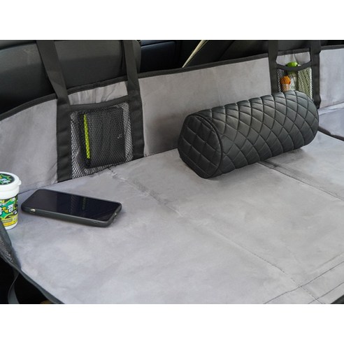 완전한 크기로 뒷좌석을 완전히 덮어주어 편안한 휴식 공간을 제공합니다.