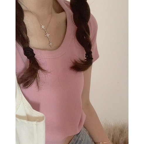 시원하고 세련된 여름 패션의 필수템