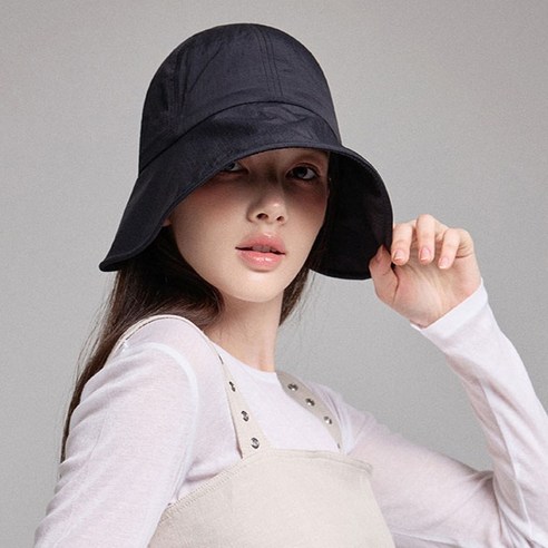 자외선 걱정 없이 스타일 UP! 화이트샌즈 아쿠아가드 보닛햇 듀리에
