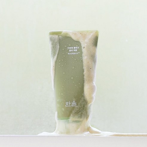 한율 어린쑥 클렌징 흡착 팩 폼으로 모공 걱정 끝! 맑고 건강한 피부를 경험하세요.
