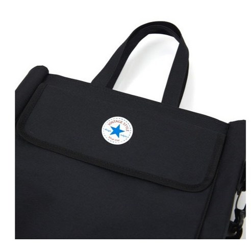 세련된 디자인과 실용성을 겸비한 데일리 크로스백