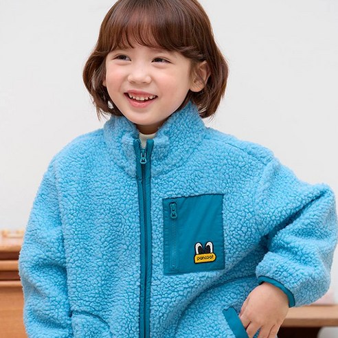 따뜻함과 스타일을 모두 갖춘 팬콧 팝 아이즈 점퍼로 올겨울 우리 아이를 빛내주세요!