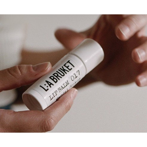 자연의 힘으로 건강한 입술을