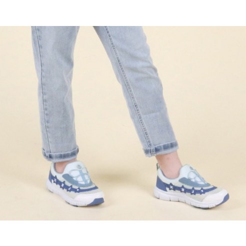 우리 아이 첫걸음, 페이퍼플레인키즈 운동화와 함께!