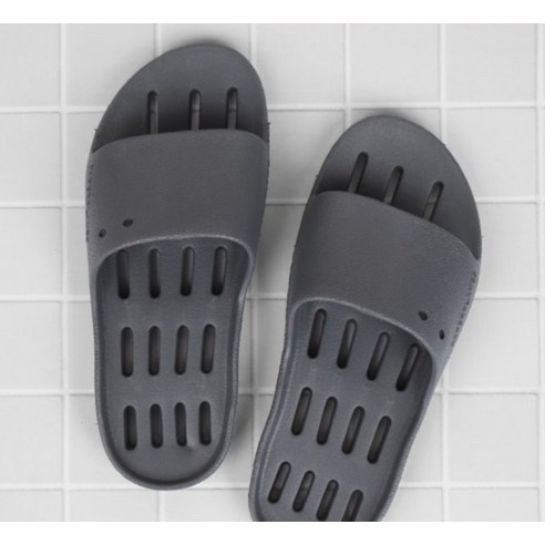 미끄럼 걱정 없이 안전하고 편안한 우리 아이 첫 욕실화