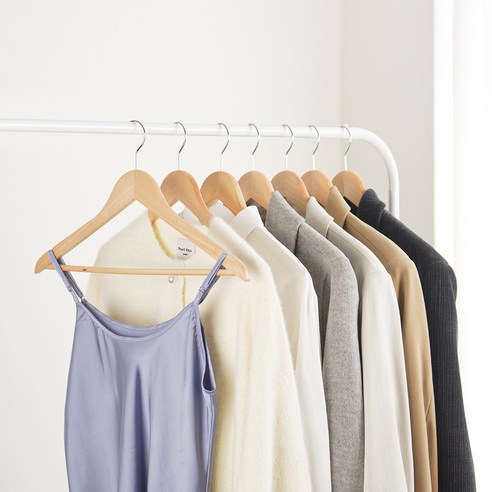 코멧 프리미엄 원목 옷걸이로 옷장 정리, 스타일을 완성하세요!