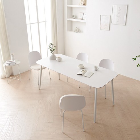 모던/심플한 디자인과 세라믹 재질을 갖춘 보니애가구 나탈리 포세린 세라믹 1800 식탁 + 의자 4p 세트 방문설치