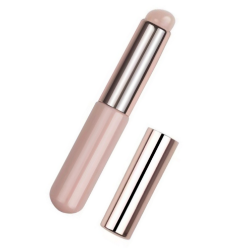 자연스럽고 세련된 누디 립 메이크업의 완성