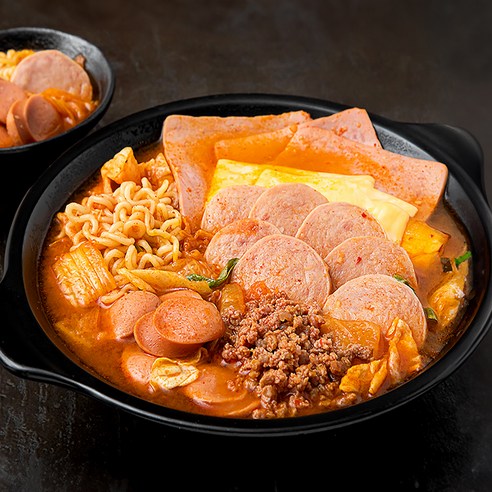 15분 만에 완성하는 햄 가득 부대전골 밀키트