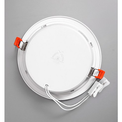 칙칙한 집, 밝고 따뜻한 LED 다운라이트 하나로 환골탈태!