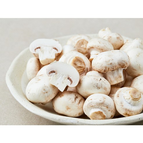 다양한 요리에 활용하기에 좋은 건강하고 신선한 양송이버섯