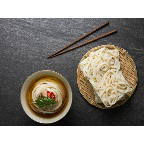 냉동실에 쟁여두면 든든한 마법의 면, 테이블마크 사누끼 우동!