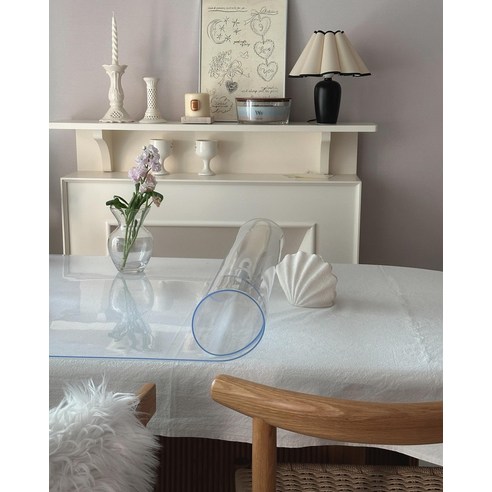 고급스럽고 내구성 있는 쾌청 식탁 유리대용 테이블 매트로 식탁을 스타일리시하게 보호하세요.