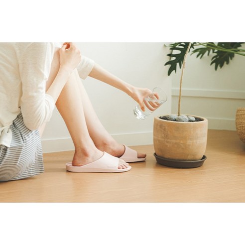 편안함, 물빠짐, 실용성, 다용도성, 경제성, 신뢰성을 갖춘 디어커스 누볼라 EVA 욕실화