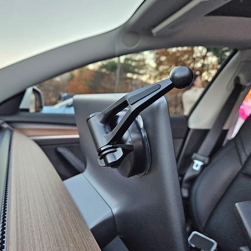 안전하고 안정적인 차량 내에서 스마트폰, 태블릿, 내비게이션 기기를 고정하는 옵시디언 CT-H11 차량용 인포테인먼트 거치대