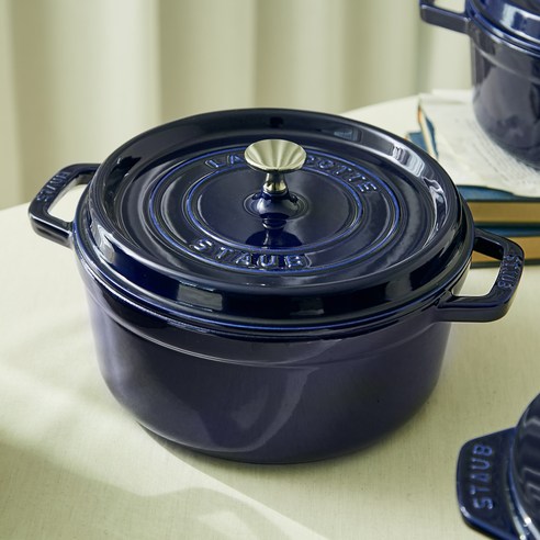 시간을 요리하다: 스타우브 꼬꼬떼 냄비, 깊은 풍미를 담아내는 마법