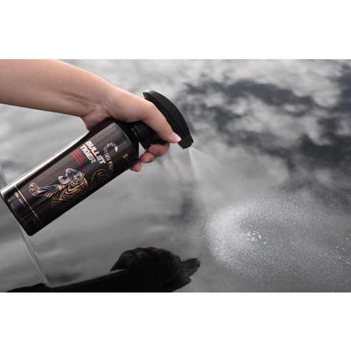 지속적인 보호와 눈부신 광택을 위한 더클래스 불렛 타이거 물왁스