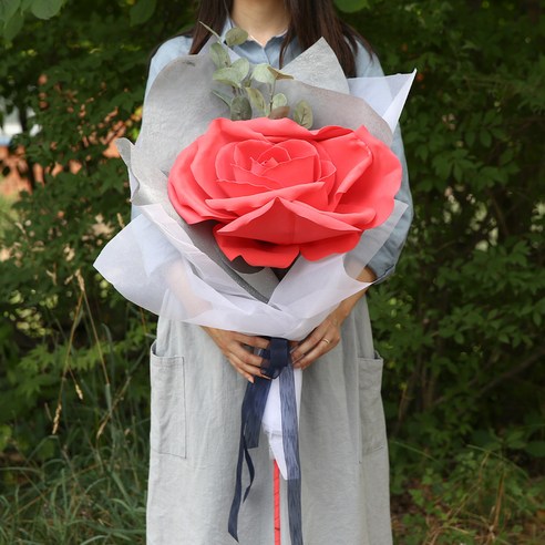 오래가는 아름다움과 감사를 전하는 아스파시아 자이언트 로즈 조화 한송이 꽃다발