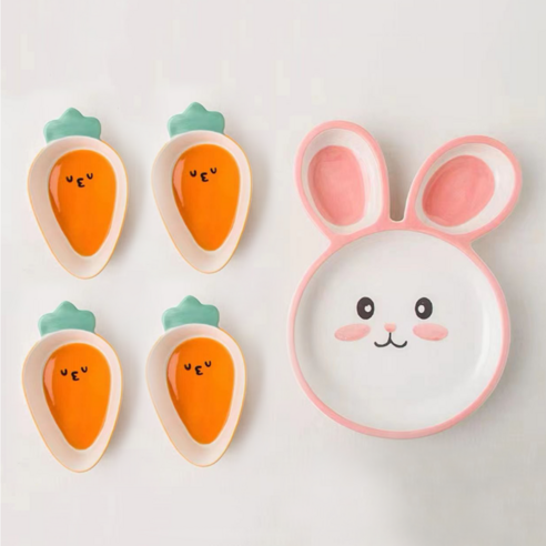 사랑스러운 디자인과 실용성을 겸비한 착한살림 토끼와 당근 접시 세트로 식탁에 행복을 더하세요.