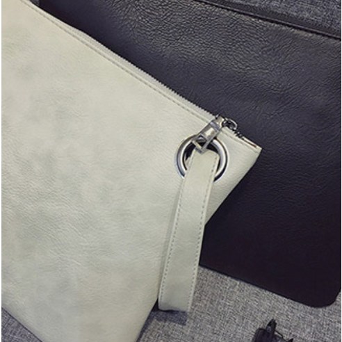 일상에 스며드는 세련된 편리함, 엔젤야옹 심플라인 클러치백