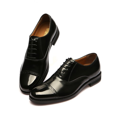 세련된 스타일과 편안함을 모두 갖춘 데일리 슈즈