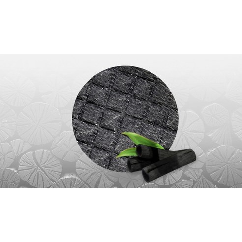 참숯 성분과 차콜 소재를 사용하여 효과적으로 냄새를 제거하고 안정적으로 액체를 흡수하는 에코펫위드 에코패드