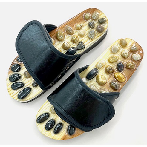 발끝에서 시작되는 건강, 스토리빙 자갈 지압 슬리퍼로 활력을 되찾다