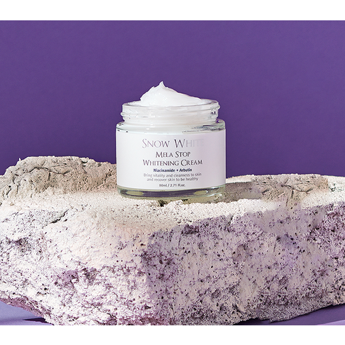 칙칙한 피부톤, 이제 안녕! 뷰티레시피 스노우화이트 멜라 스탑 화이트닝 크림으로 빛나는 자신감을 되찾으세요!