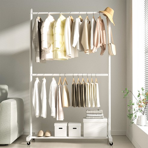 코멧 행거 하나로 좁은 방 옷 정리 고민 끝