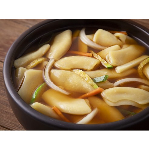 간편하게 즐기는 고소한 감자 수제비