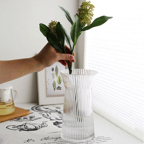 우아하고 세련미가 돋보이는 삼호유리 나팔 스트라이프 유리화병