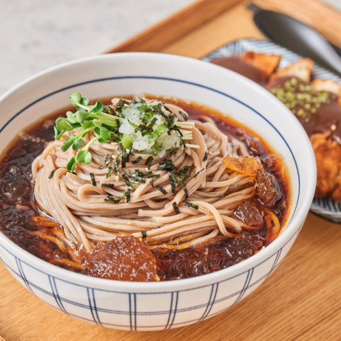 깊은 풍미와 편리함의 조화, 면사랑 프리미엄 메밀장국으로 미식 경험을 풍요롭게!