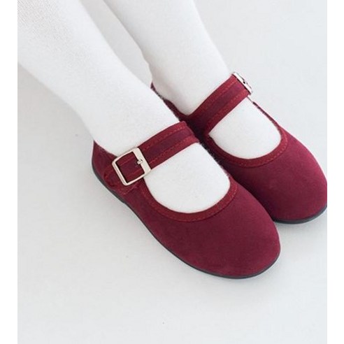 아이의 발 건강과 스타일을 책임지는 사랑스러운 플랫슈즈