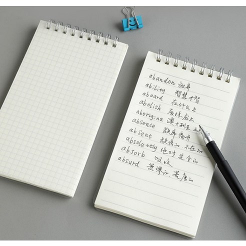 편리한 크기와 투명한 표지로 기록과 정리에 이상적인 미니 노트