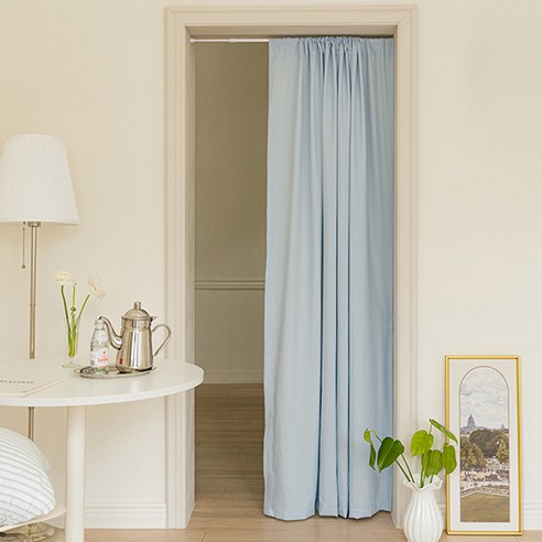 쉬즈홈 가리개 커튼으로 좁은 공간에 아늑함을 더하세요.