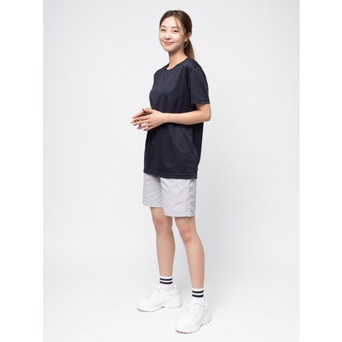 시원하고 스타일리시한 퀵드라이 반팔 티셔츠