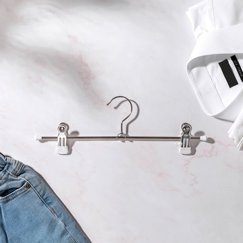 마와 K30D 화이트: 옷장 정리를 예술로 승화시키는 마법