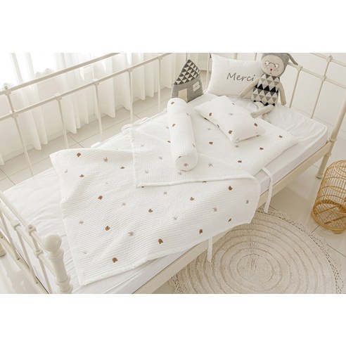 메리투투 곰돌이와 토끼 누빔 낮잠이불: 포근함과 사랑스러움으로 아이의 꿈나라를 채워주세요.