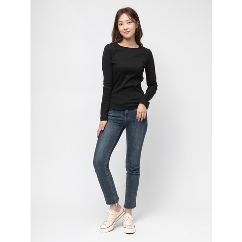 편안함과 스타일을 동시에 갖춘 데일리 티셔츠