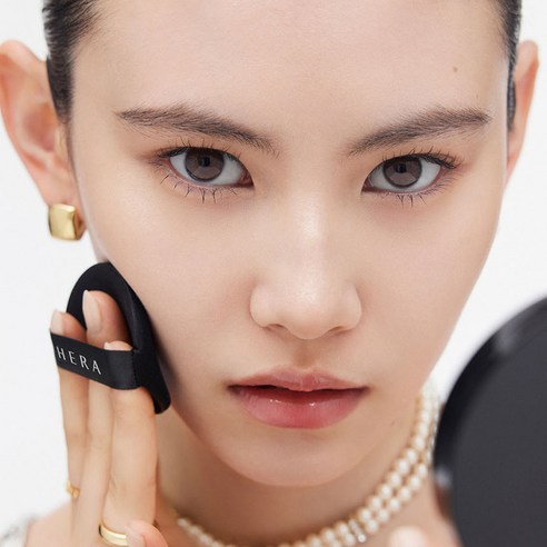 겉보송 속촉촉, 다크닝 없는 지속력! 헤라 블랙 쿠션 리필로 완성하는 자연스러운 무결점 피부