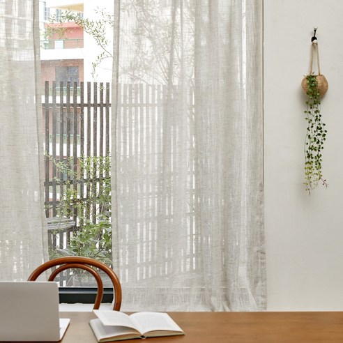 햇살은 부드럽게, 분위기는 아늑하게, 바자르 린넨 가리개 커튼으로 완성하는 나만의 공간.