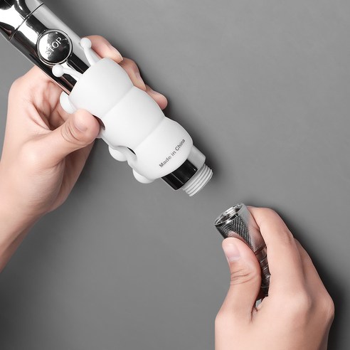 떨어지는 샤워기 스트레스, 코멧 홈 흡착식 샤워기 홀더로 해결!