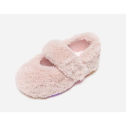 작은 공주들의 동화 속 겨울 여행을 위한 완벽한 구두