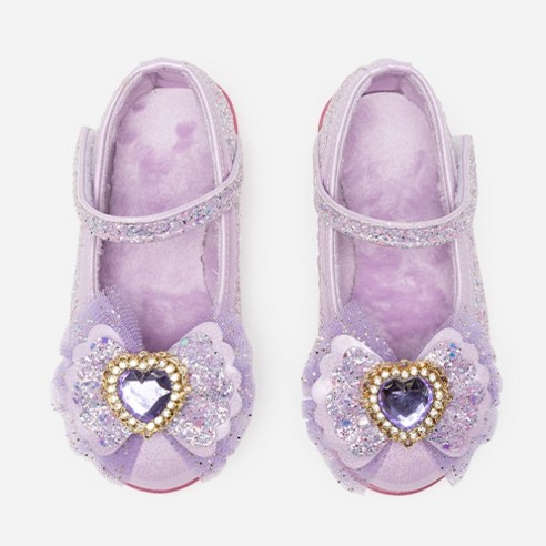 겨울왕국을 닮은 사랑스러운 발걸음